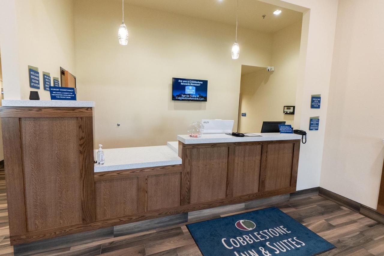 Cobblestone Hotel & Suites-Sheldon Exterior photo